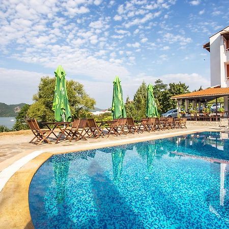 Family Hotel Saint Konstantin กลาวาตาร์ตซิ ภายนอก รูปภาพ