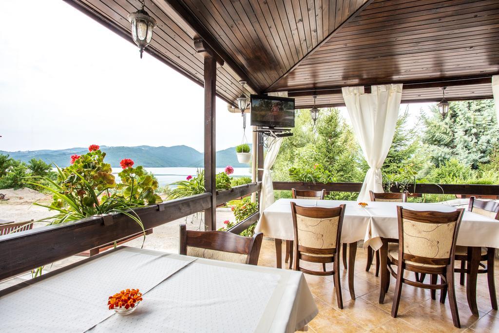 Family Hotel Saint Konstantin กลาวาตาร์ตซิ ภายนอก รูปภาพ
