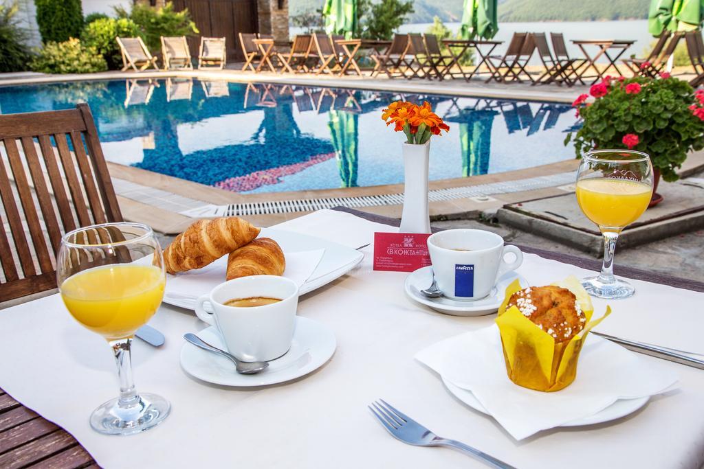 Family Hotel Saint Konstantin กลาวาตาร์ตซิ ภายนอก รูปภาพ