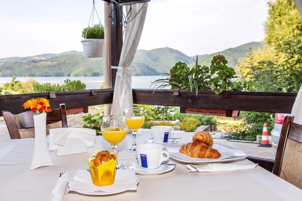 Family Hotel Saint Konstantin กลาวาตาร์ตซิ ภายนอก รูปภาพ