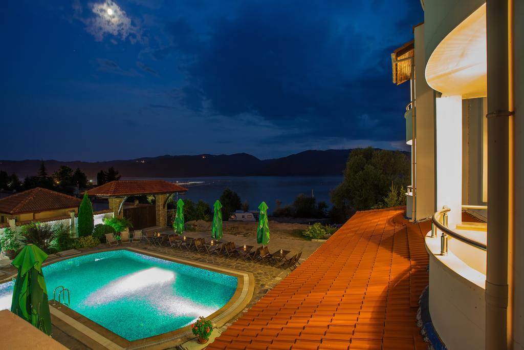 Family Hotel Saint Konstantin กลาวาตาร์ตซิ ภายนอก รูปภาพ
