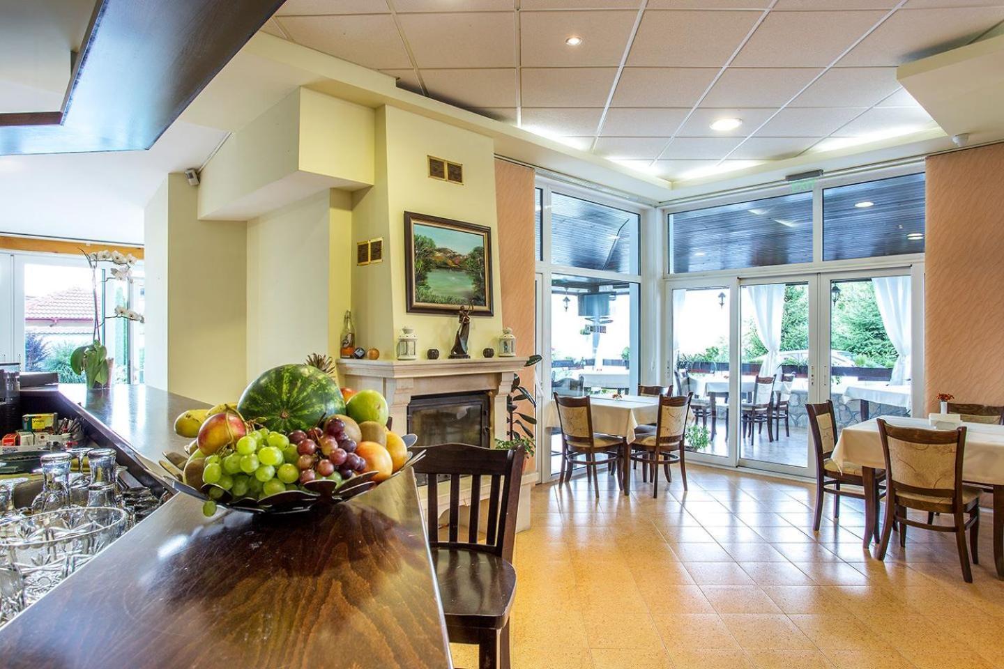 Family Hotel Saint Konstantin กลาวาตาร์ตซิ ภายนอก รูปภาพ