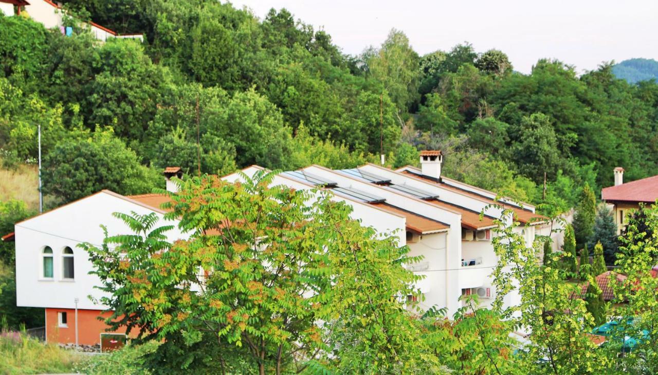 Family Hotel Saint Konstantin กลาวาตาร์ตซิ ภายนอก รูปภาพ