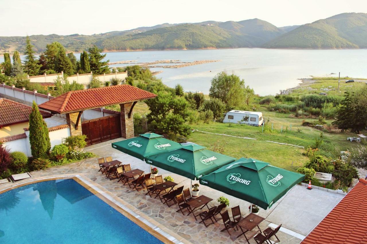 Family Hotel Saint Konstantin กลาวาตาร์ตซิ ภายนอก รูปภาพ